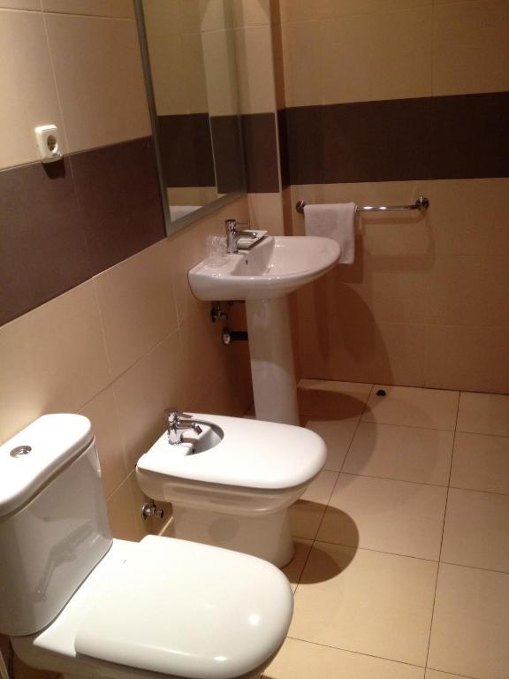 Hostal Aeropuerto Мадрид Номер фото
