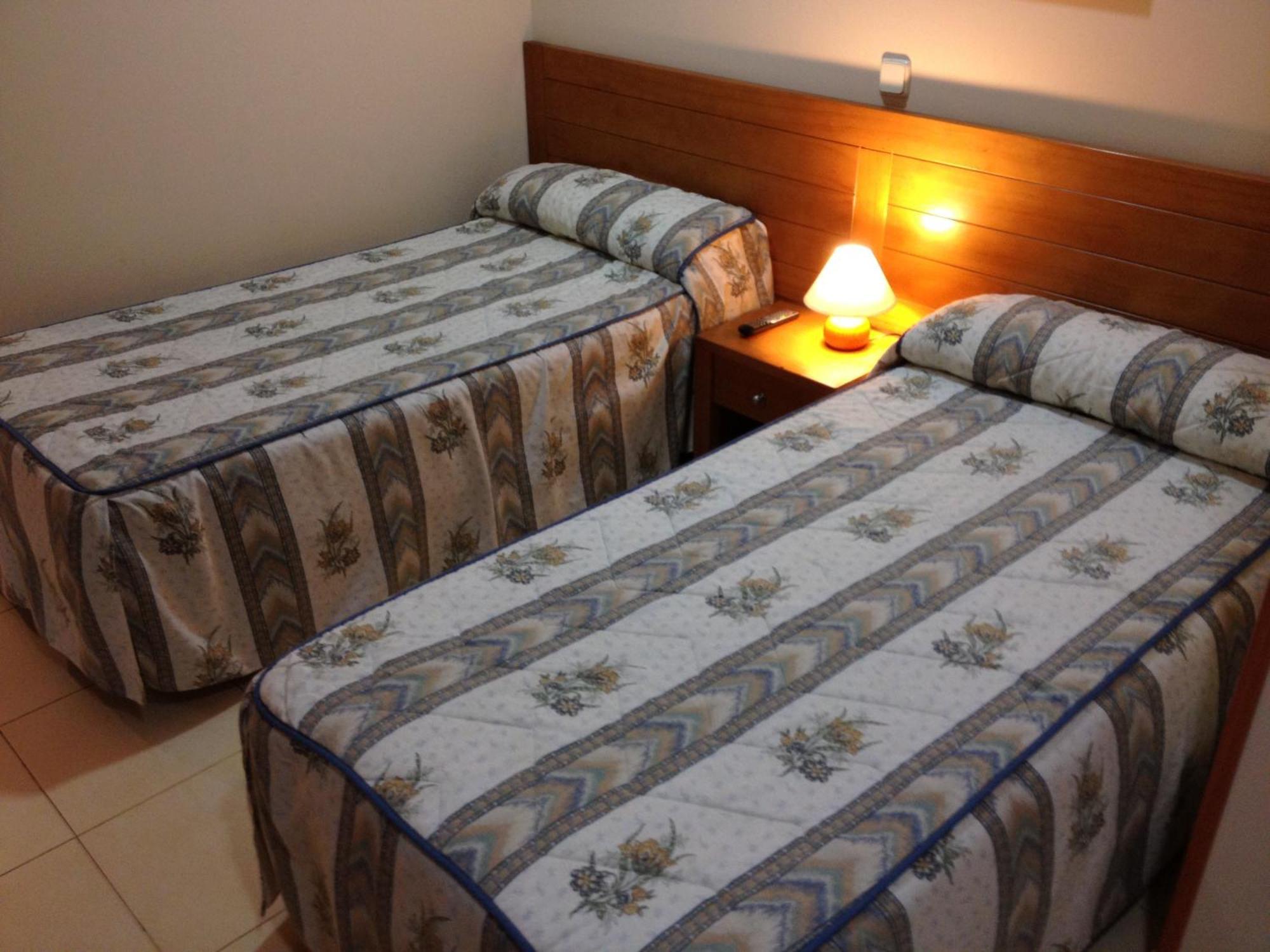 Hostal Aeropuerto Мадрид Екстер'єр фото
